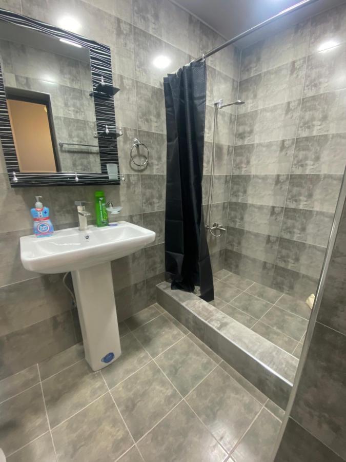 2 Cosy Apartment In Townhouse Near Airport Evn Geghanist  Eksteriør billede