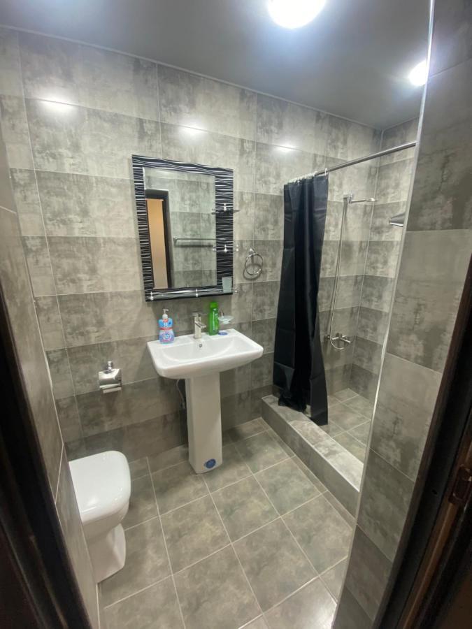 2 Cosy Apartment In Townhouse Near Airport Evn Geghanist  Eksteriør billede